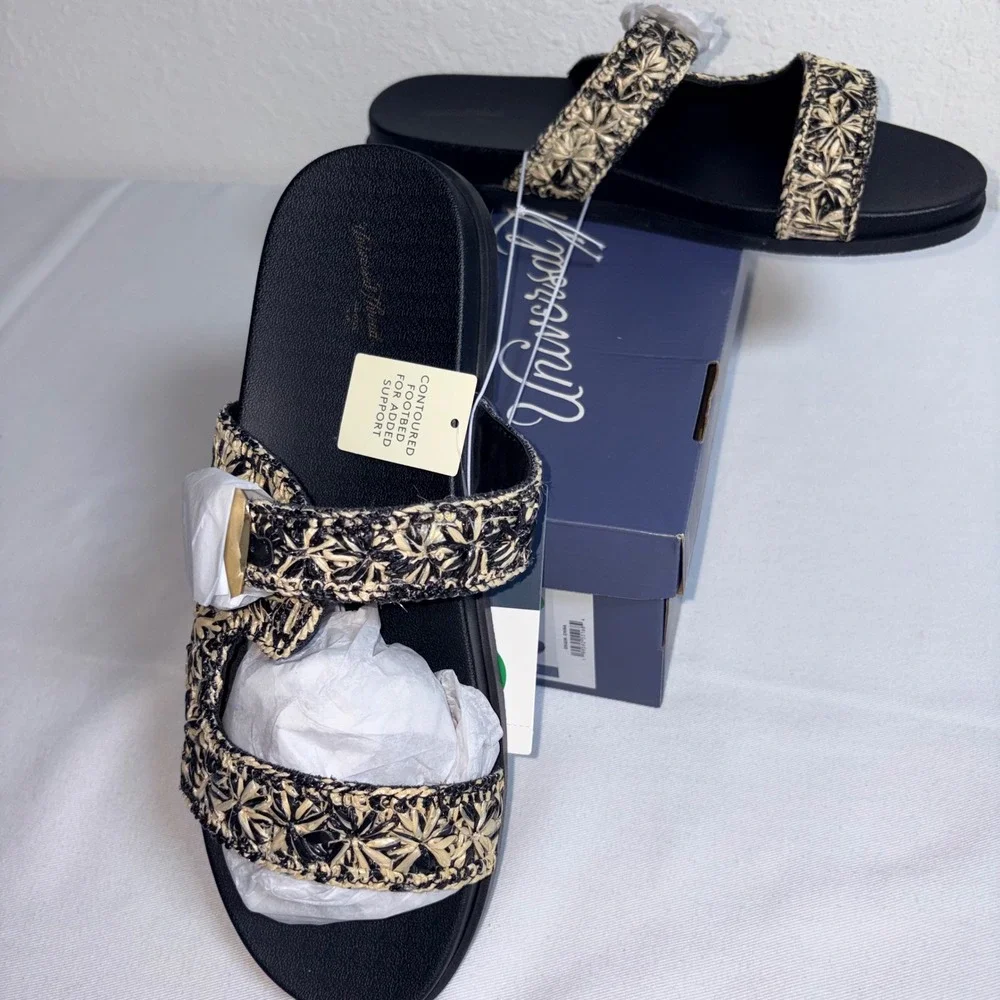 Universal Thread Stasie Flat Sandals 10 Onyx NEW Woven Floral Buckle Slide